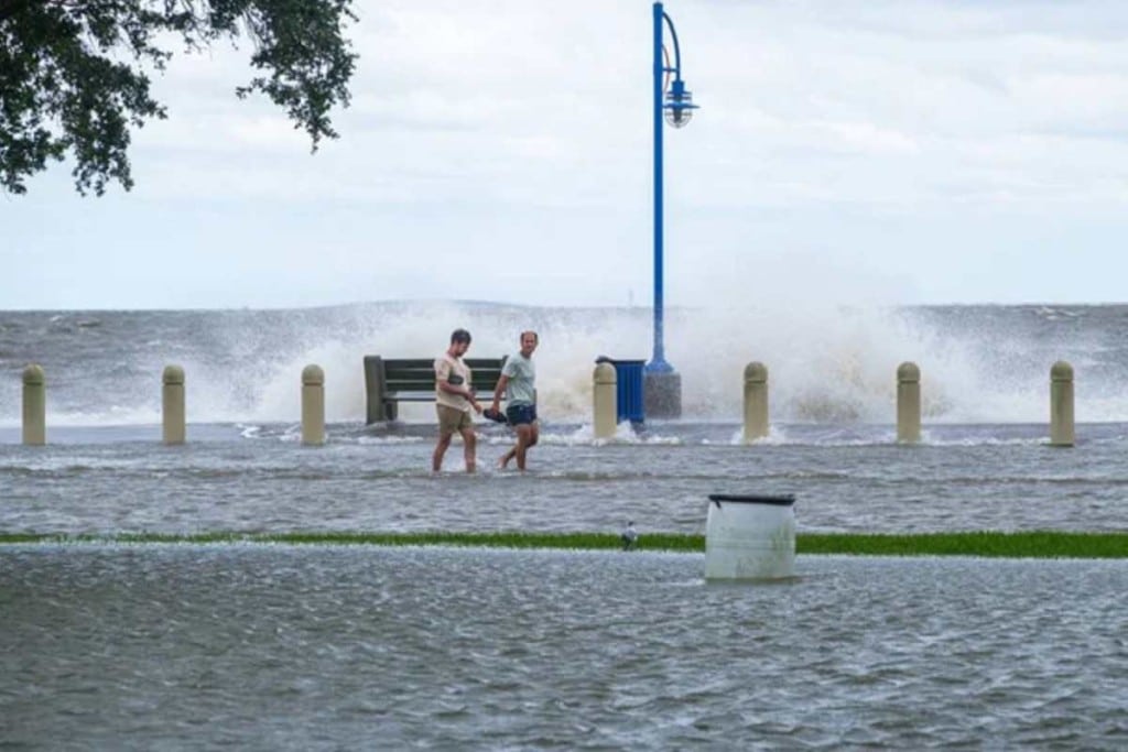 Tormenta trópical Edouard llega a Louisiana; activan alerta de inundaciones