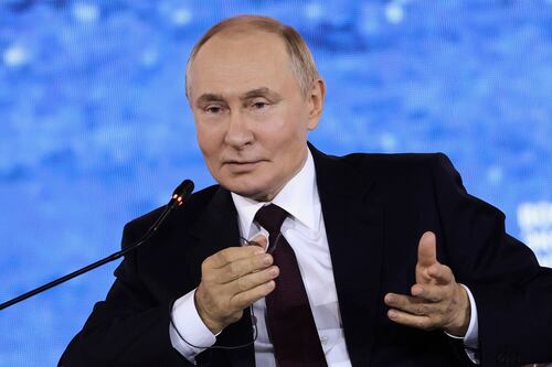Tras ataques de Ucrania, Putin analiza reanudar negociaciones sobre la guerra; "todo es posible", dice