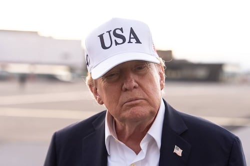 Trump afirma que Ucrania y Rusia acordaron no atacar sus infraestructuras energéticas; precio del petróleo se dispara por guerra