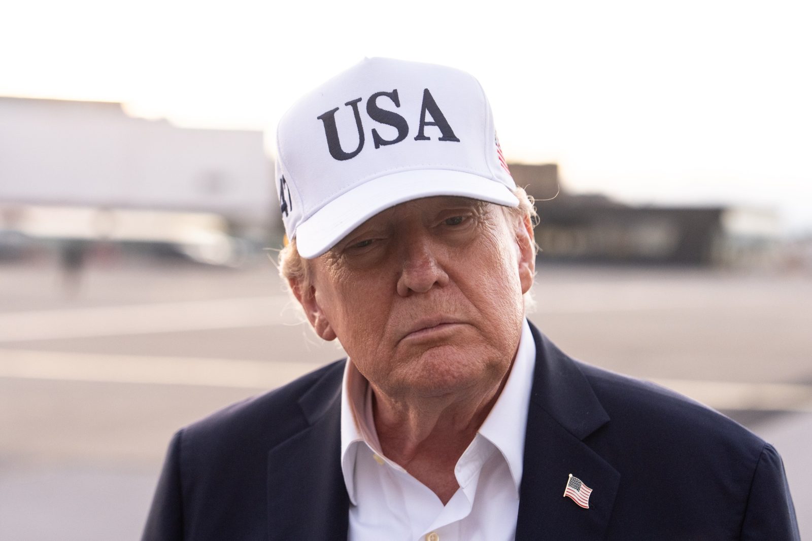 Trump dice que la IA no necesita más control, solo ‘un presidente fuerte y EU lo tiene’