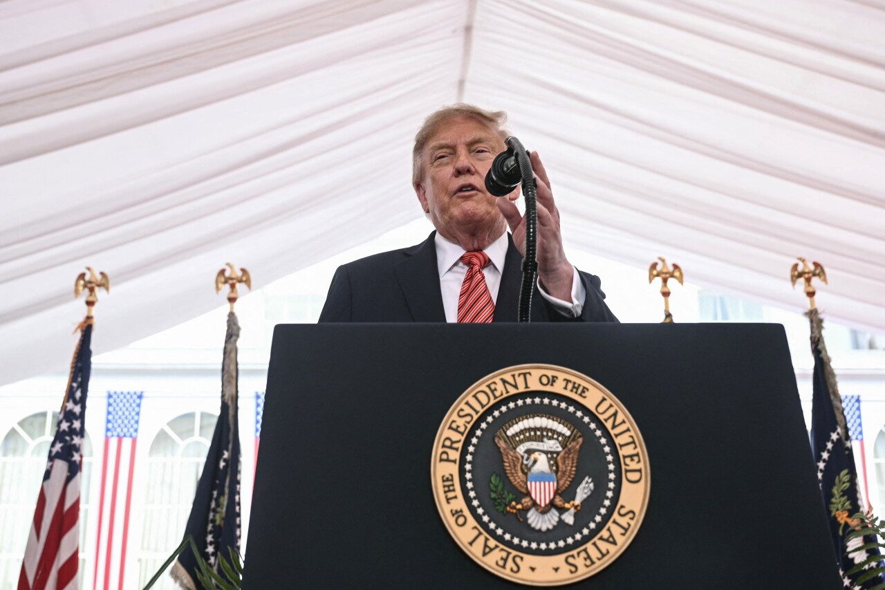 Trump no contempla salir del T-MEC y promete una excelente relación con México, pero golpea a Canadá