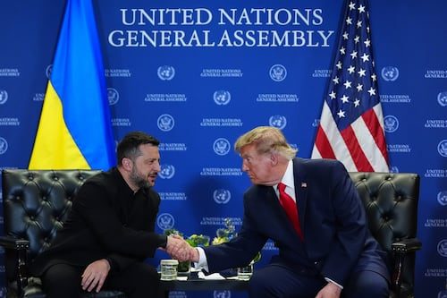 Trump urge a Zelensky y a Putin a poner fin a la guerra antes de fin de año; "ojalá antes del duro invierno llegarán a un acuerdo"
