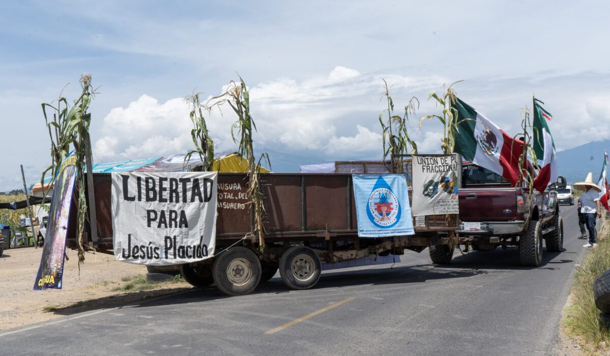 Una caravana contra el saqueo del agua