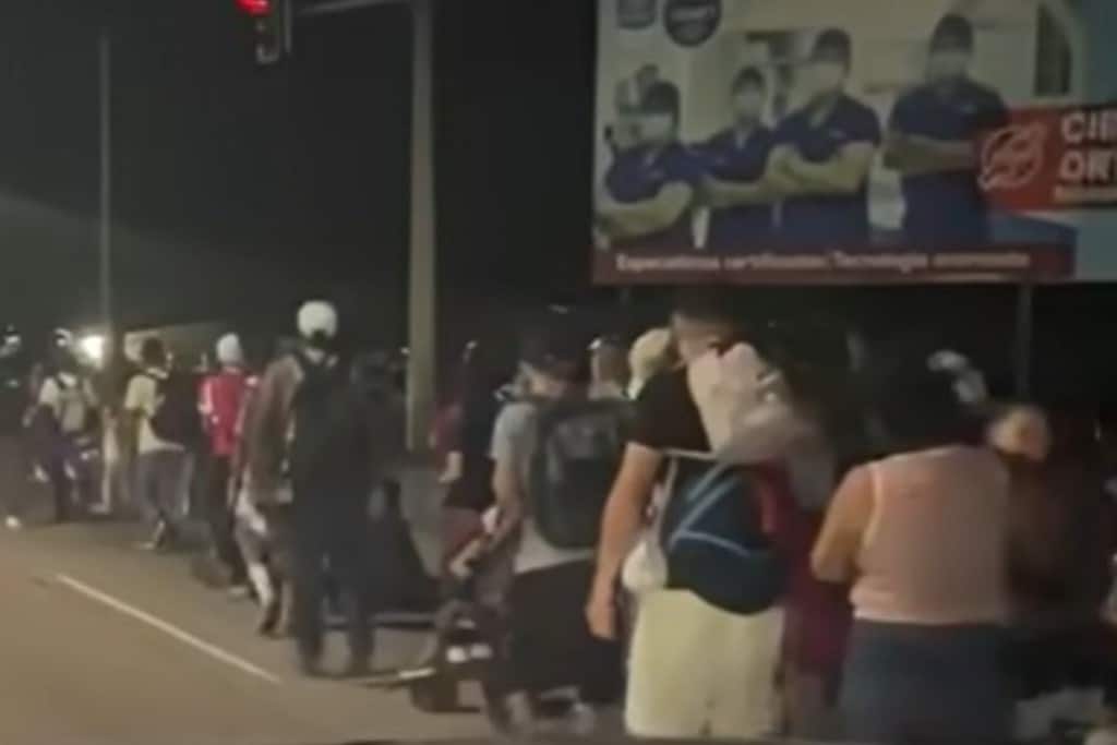 Una caravana de 400 hondureños parte de San Pedro Sula rumbo a Guatemala