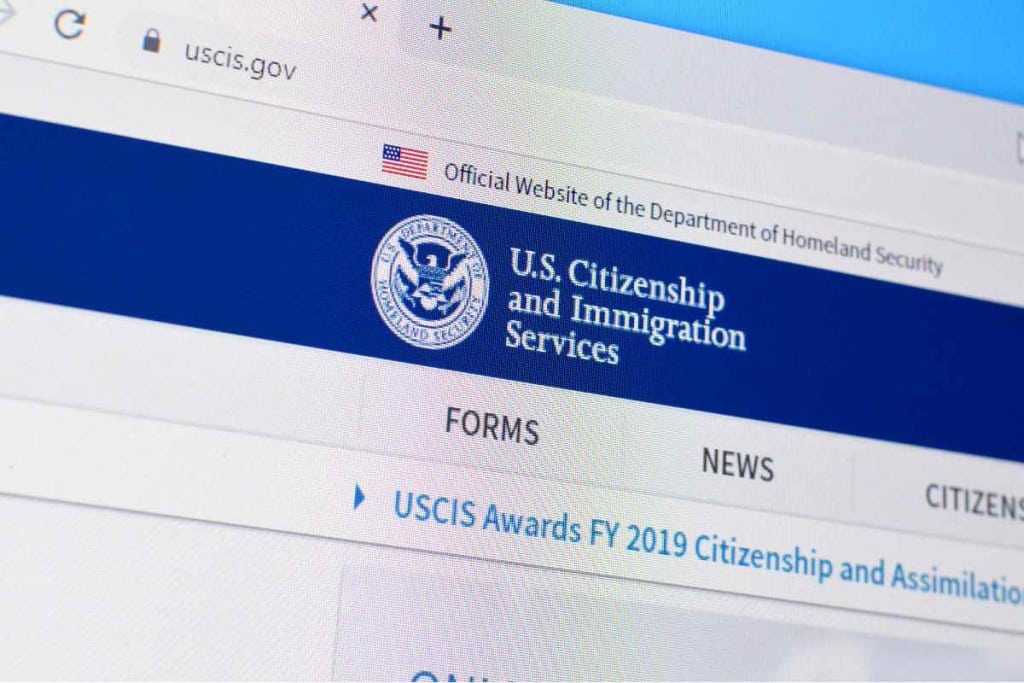 USCIS anuncia varios aumentos en tarifas de trámites migratorios