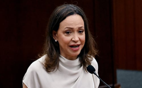 Venezuela "necesita mucho más que dinero", dice Corina Machado tras acuerdo petrolero con EU; requiere "inversiones colosales"