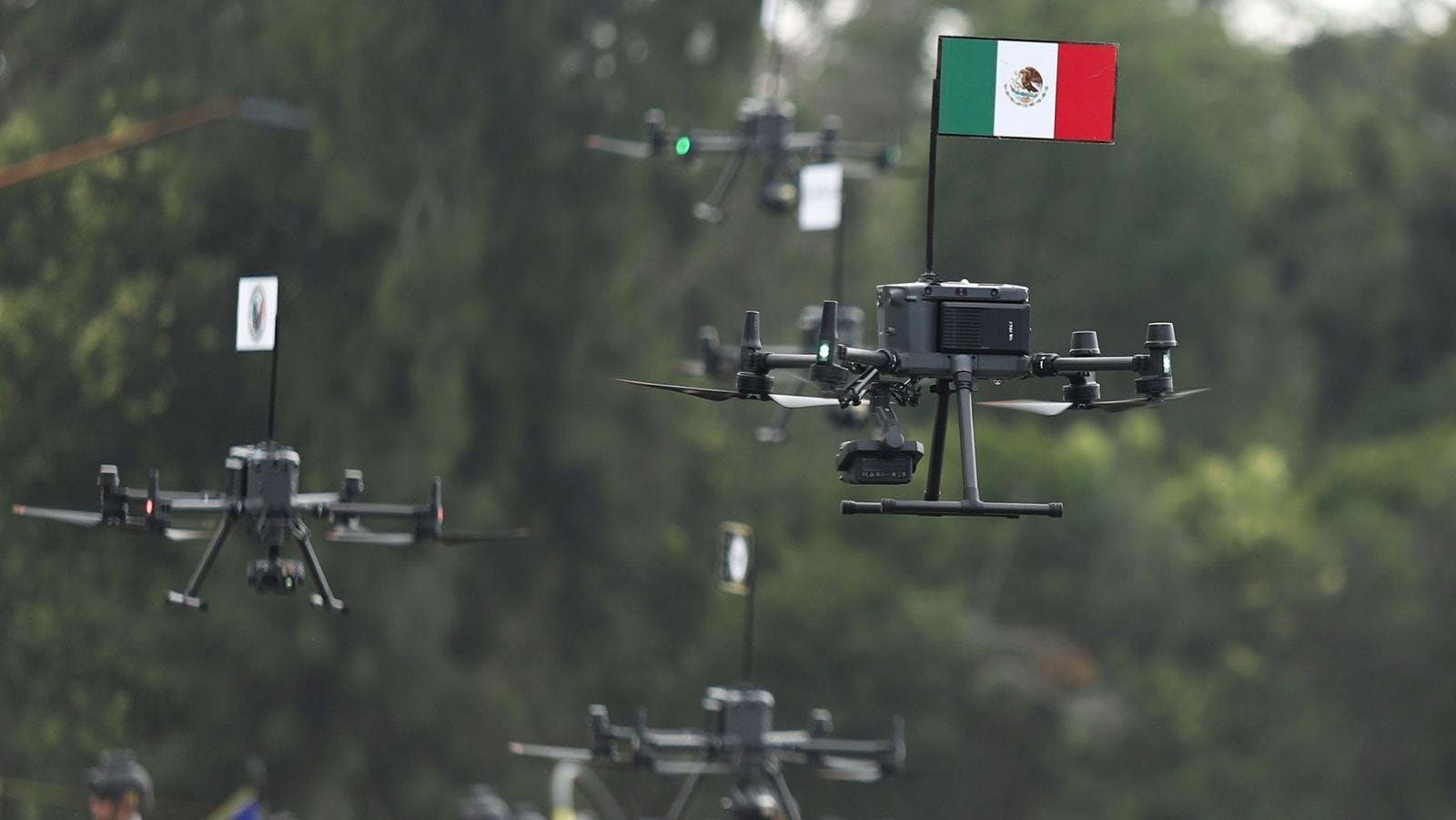 ‘Vuelan alto’ drones antinarco: Así los presentaron en el Desfile del 16 de septiembre
