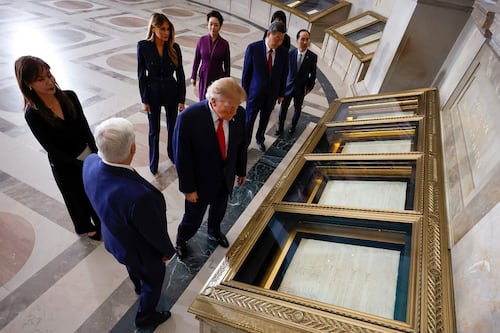 Xi Jinping espera volver a ver a Trump en la APEC y cumbre del G20; el presidente chino visita los Archivos Nacionales de EU
