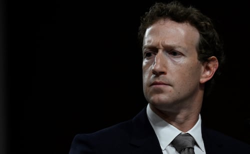 Zuckerberg se desmarca de propuestas para ralentizar desarrollo de la IA; defiende que cada empresa asuma seguridad de sus modelos