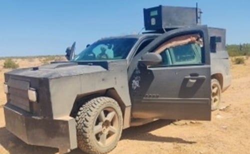 Acusan a 13 personas de llevar autos blindados robados de EU a cárteles mexicanos; hay dos mexicanos señalados