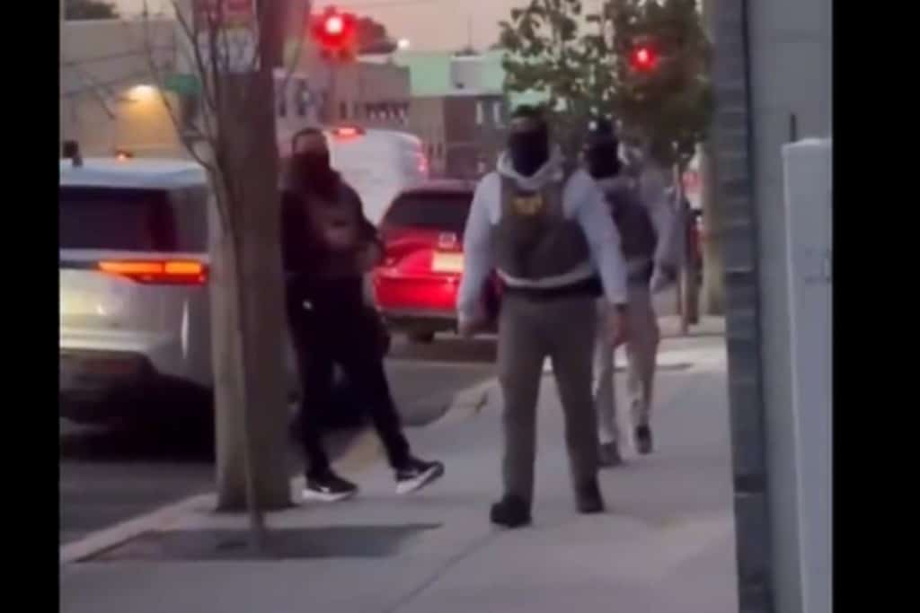 Agentes de ICE interrogan a niños camino a la escuela en Nueva Jersey y causan indignación