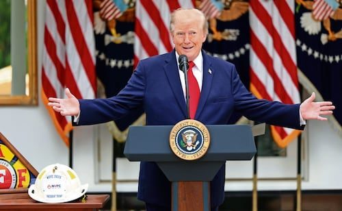 Aprobación de Trump cae a su mínimo histórico; sólo 33% lo apoya, a semanas de las elecciones en EU
