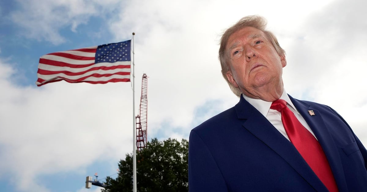 Aprobación de Trump cae a un mínimo histórico: Precio de la gasolina, su ‘talón de Aquiles’