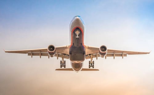 Avión militar se estrella con 32 personas a bordo en Nigeria; realizaba una "misión rutinaria" de Benín a Lagos