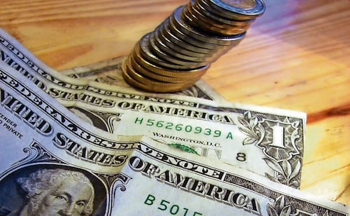 Bancos prevén un peso débil al cierre de 2026 y en 2027