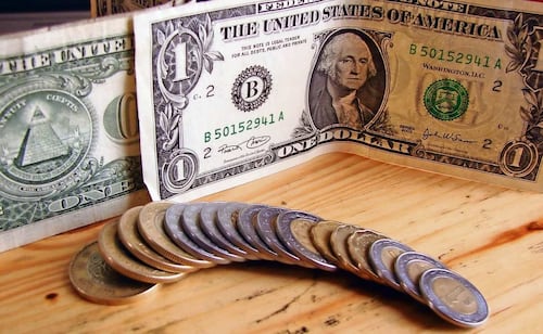 Banxico hunde al peso mexicano