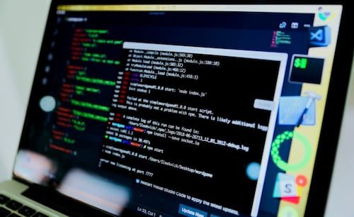 Binance denuncia hackeo; suspende todas sus operaciones de depósito y retiro de fondos