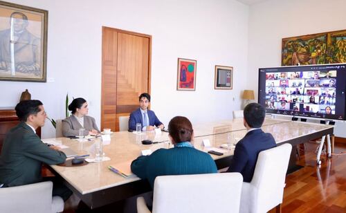 Canciller Velasco recalca llamado a embajadores para atraer inversión a México; participa Gertz Manero
