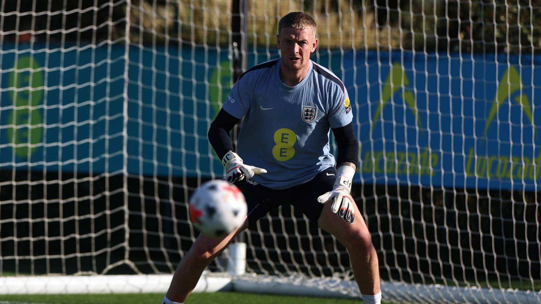 Casi causa un accidente: Pickford, portero que atajó vs México, se declara culpable por conducción imprudente