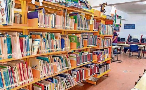 Centralista e insuficiente, compra para bibliotecas