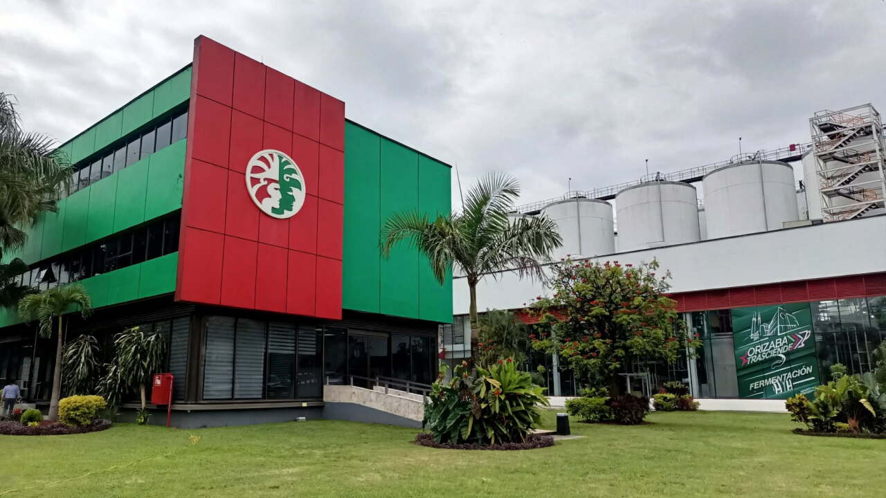 De recetas en las paredes a la automatización: así cambió la producción de cerveza en la fábrica de Orizaba de Heineken