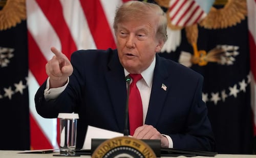 Detienen a hombre por amenaza de muerte contra Donald Trump; "voy a matar a este pedófilo"