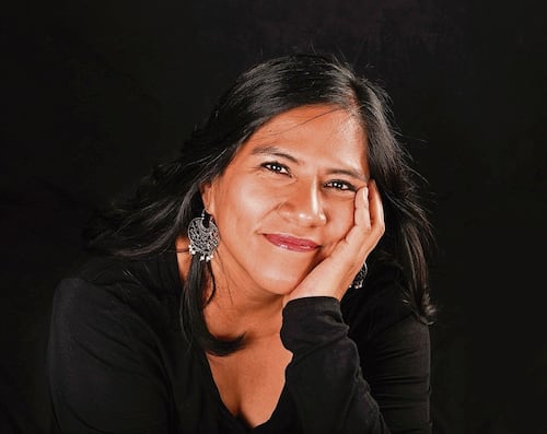Dos autoras dos libros: Sobre socorro Venegas y Reyna Carretero