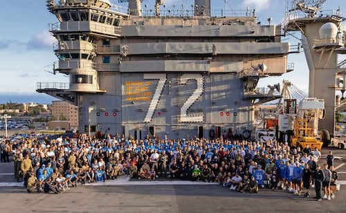 El USS Abraham Lincoln regresa a EU tras casi 10 meses de despliegue en Medio Oriente; recibe visita de Hegseth