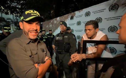 Espriella confronta a criminales tras ser detenidos en cateos; "esa cara de miedo que tienes, la tenían tus víctimas", dice