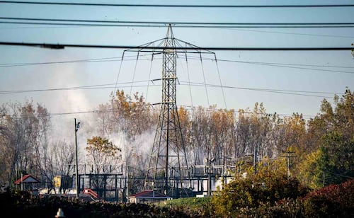 Explosión de tanque químico provoca evacuación de residentes en Ohio; temen nuevo estallido y contaminación del aire