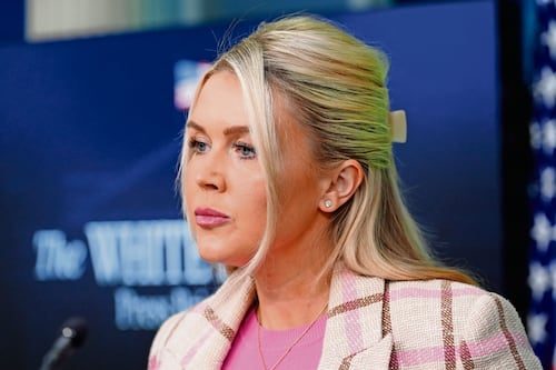 Exportavoz de Trump reacciona al despido de su sucesora, Katie Zacharia; "no era un trabajo para ella", dice Leavitt