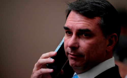 Flávio Bolsonaro llega a Estados Unidos tras perder las elecciones en Brasil; medios reportan su arribo a Miami