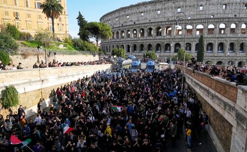 FOTOS: Así se vivieron las protestas en Europa este sábado; reportan enfrentamientos entre manifestantes y policías