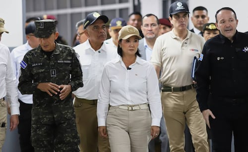 Fujimori visita megacárcel CECOT en El Salvador; elogia modelo de seguridad de Bukele
