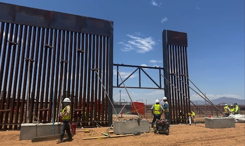 Gobierno de Trump pide a Corte Suprema reanudar construcción del muro fronterizo en Texas; buscan revertir suspensión