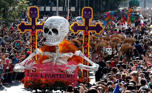 Gran Desfile de Día de Muertos 2026 en CDMX; sigue EN VIVO el recorrido con homenajes a Juan Gabriel y otras leyendas
