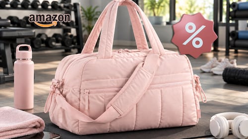 Hermosa, impermeable y por $225 pesos; La bolsa de gym y viaje que entra bajo el asiento del avión