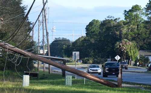 Huracán "Isaías" se degrada a ciclón postropical tras tocar tierra en EU; deja 2 muertos y sin electricidad a 860 mil personas