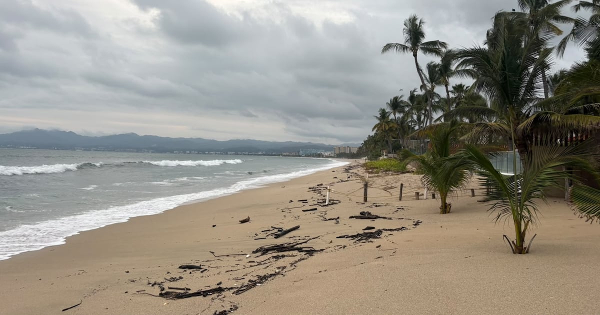 Huracán ‘Simón’: Nayarit activa la Ley Seca y cierra todas sus playas; estos municipios están en alerta