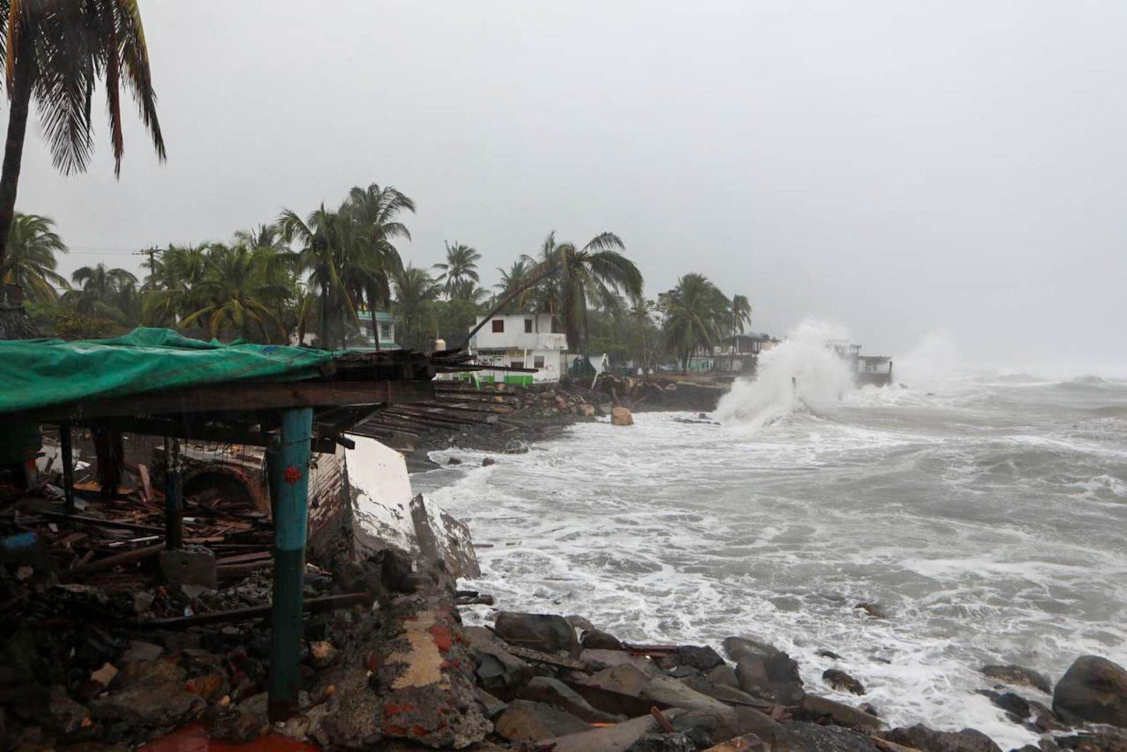 Huracán ‘Trudy’ es categoría 1, pero sigue ‘bravo’: Hay alerta en 4 estados por lluvias