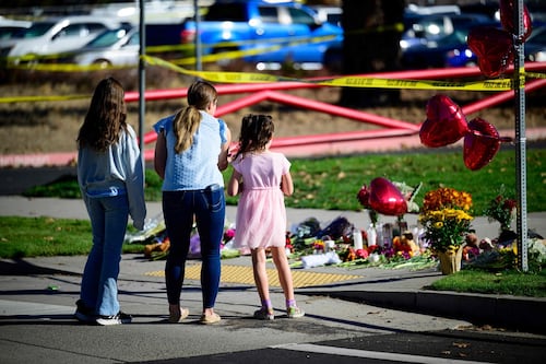 Identifican a atacante de primaria en Oregon; era un exalumno con necesidades especiales