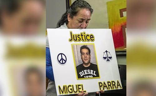 Imputan a agente del ICE por arrollar a un hombre