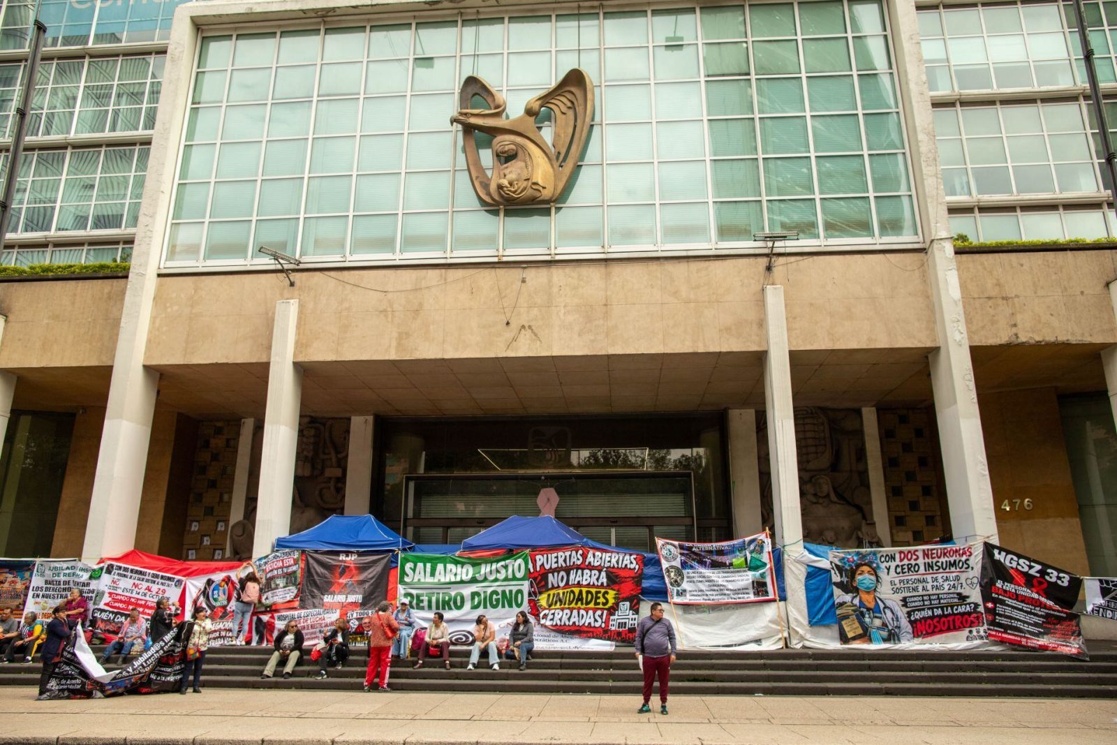 IMSS: eso no es un sistema, es un colapso