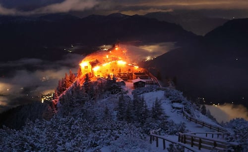 Incendio arrasa el "Nido del Águila", refugio construido para Hitler; hay un sospechoso detenido que podría tener problemas mentales