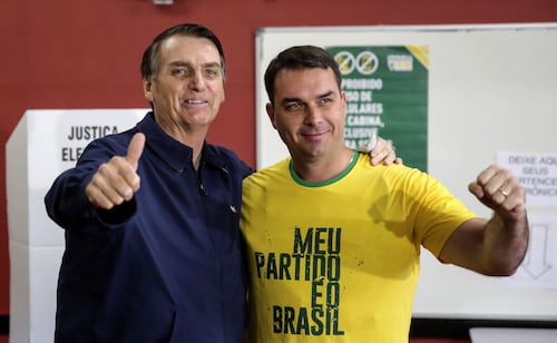 “Jair Bolsonaro no sabía que Flávio huiría a EU”, dice líder del Partido Liberal; excandidato visitó a su papá antes de abandonar Brasil