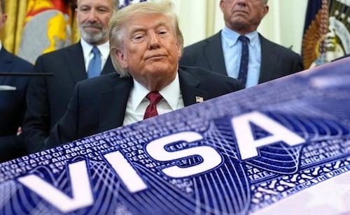 Juez exige al gobierno de Trump argumentos para restringir visas a estudiantes y periodistas; le da una semana
