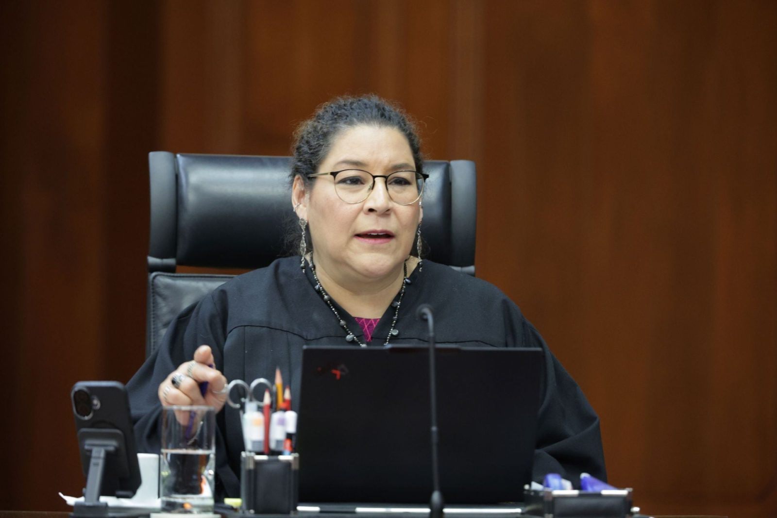 Lenia Batres niega censura por bloquear comentarios en X: ‘La libertad de expresión no ampara insultos’