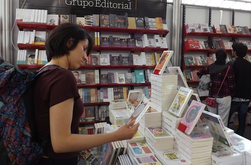 Ley de Ingresos de 2027 mantiene la tasa cero del IVA para librerías; independientes advierten dificultades