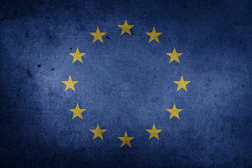 Líderes de UE pide nuevas medidas de defensa comercial ante desestabilización con China; buscan lograr más acuerdos
