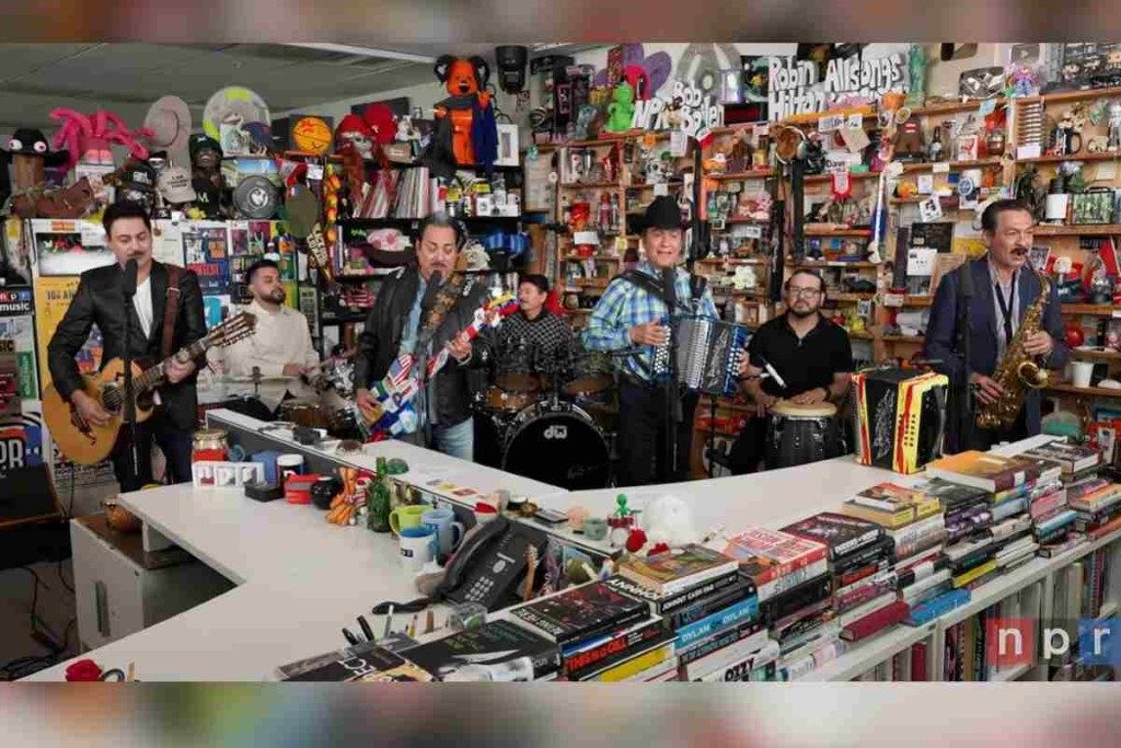 Los Tigres del Norte dan la cara por los migrantes durante su Tiny Desk